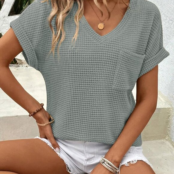 Stylish XX-Large Waffle Knit Women's V-Neck Blouse - Perfect for Every Occasion! - Picture 3 of 5